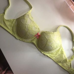 Victoria’s Secret Lightly Lined Bra